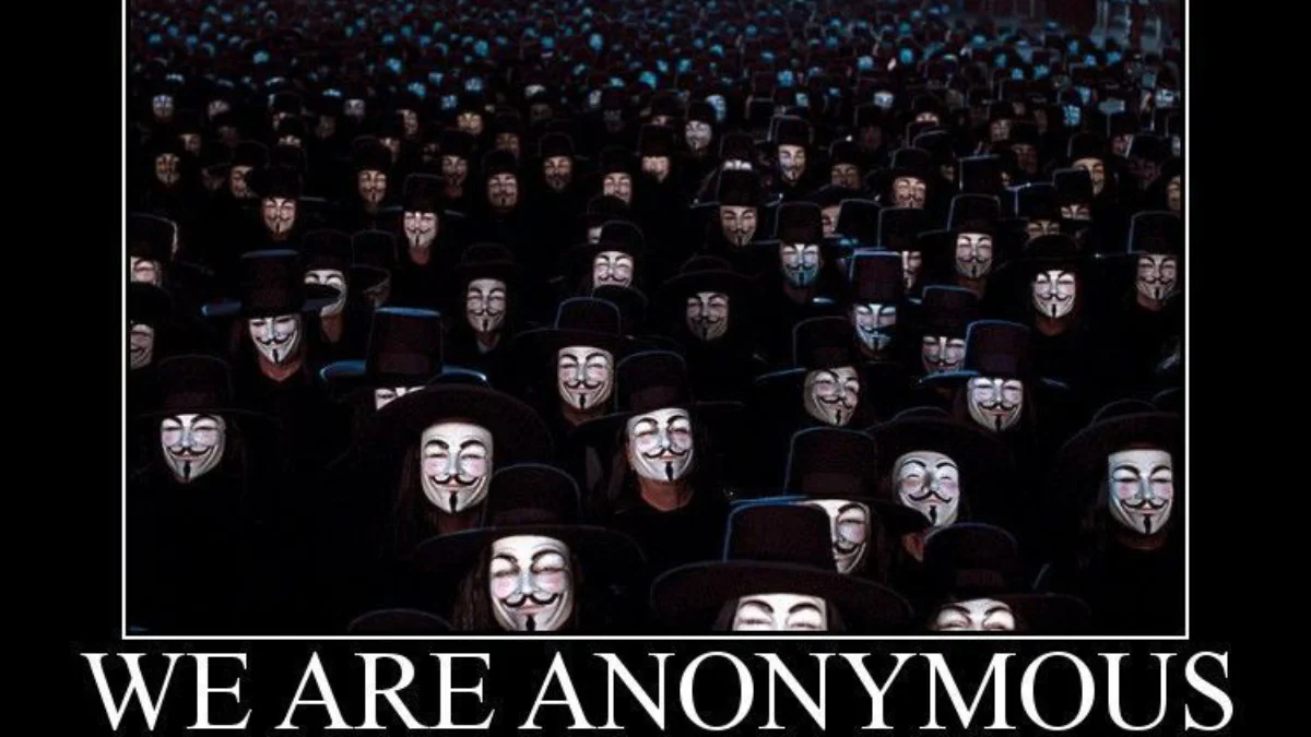Anonymous n’attaquera pas Facebook, mais met en garde contre le réseau social