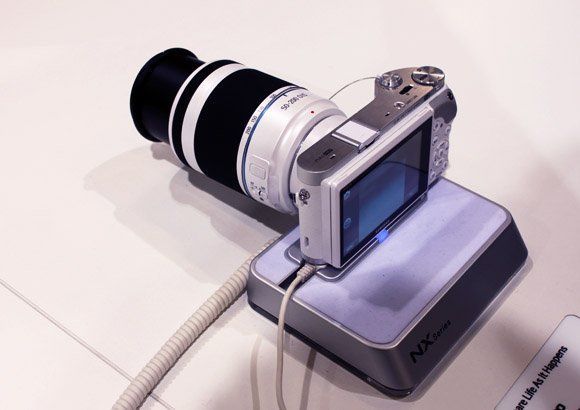 Prenez des photos et des vidéos en 3D avec le Samsung NX300