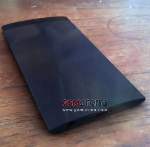 IPhone 6 : un prototype à écran incurvé #3