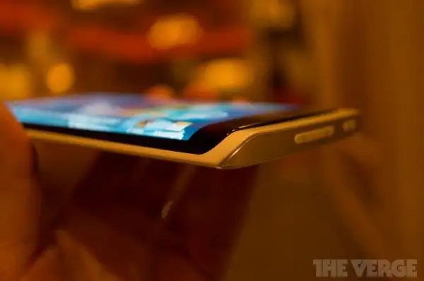 IPhone : un écran incurvé recto-verso #10