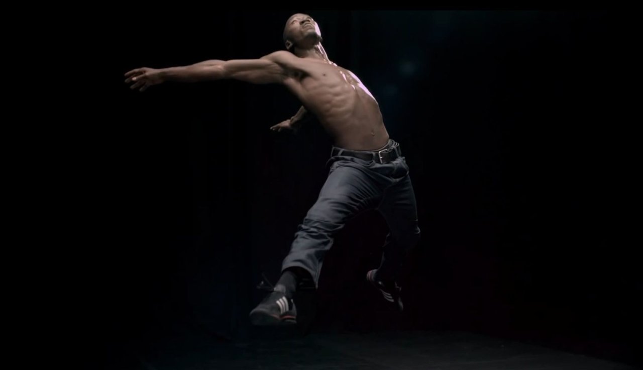 Eolienne : un clip hypnotique signé Gaëtan Roussel #3