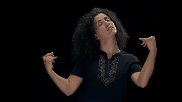 Eolienne : un clip hypnotique signé Gaëtan Roussel