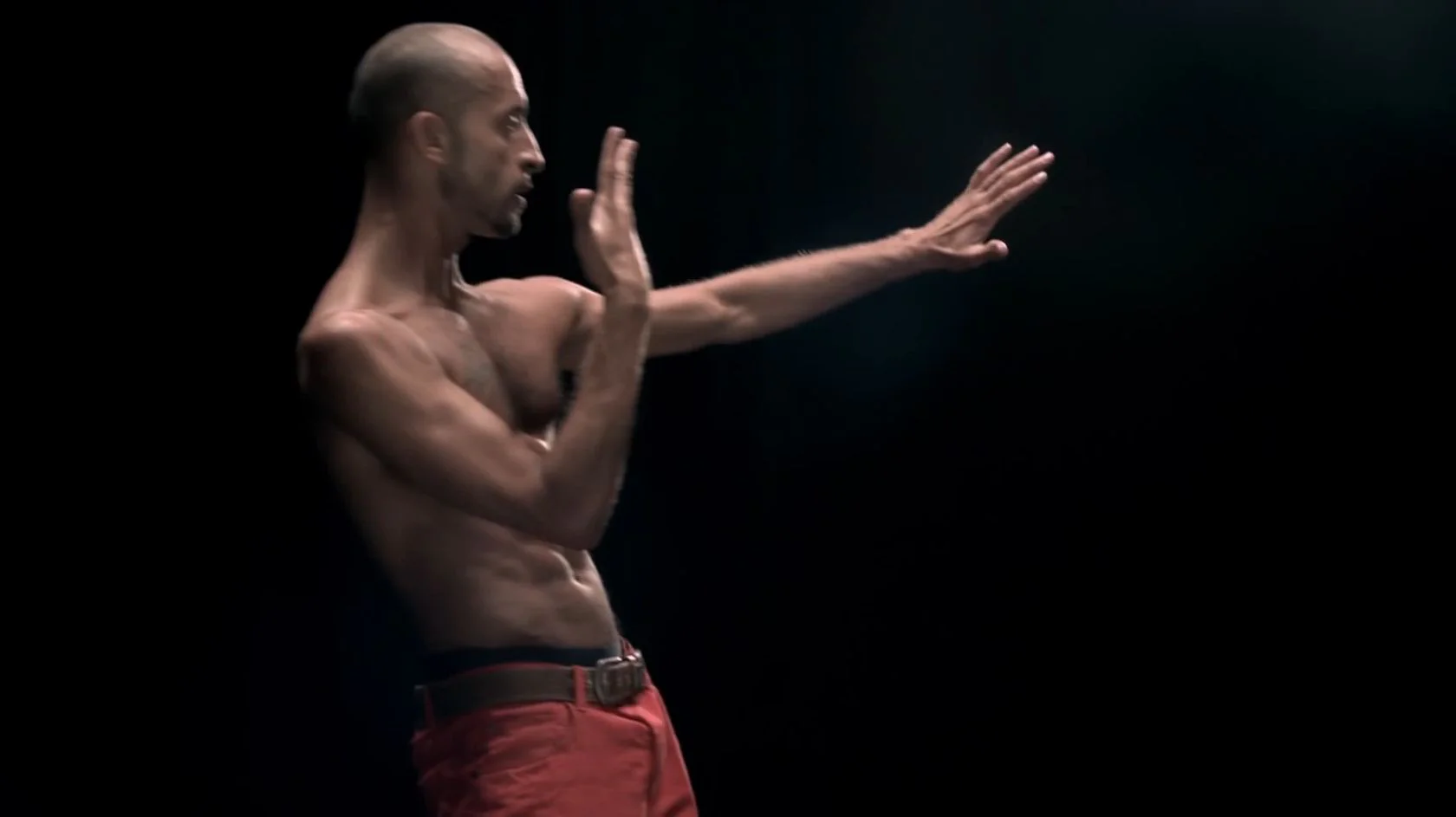 Eolienne : un clip hypnotique signé Gaëtan Roussel #2