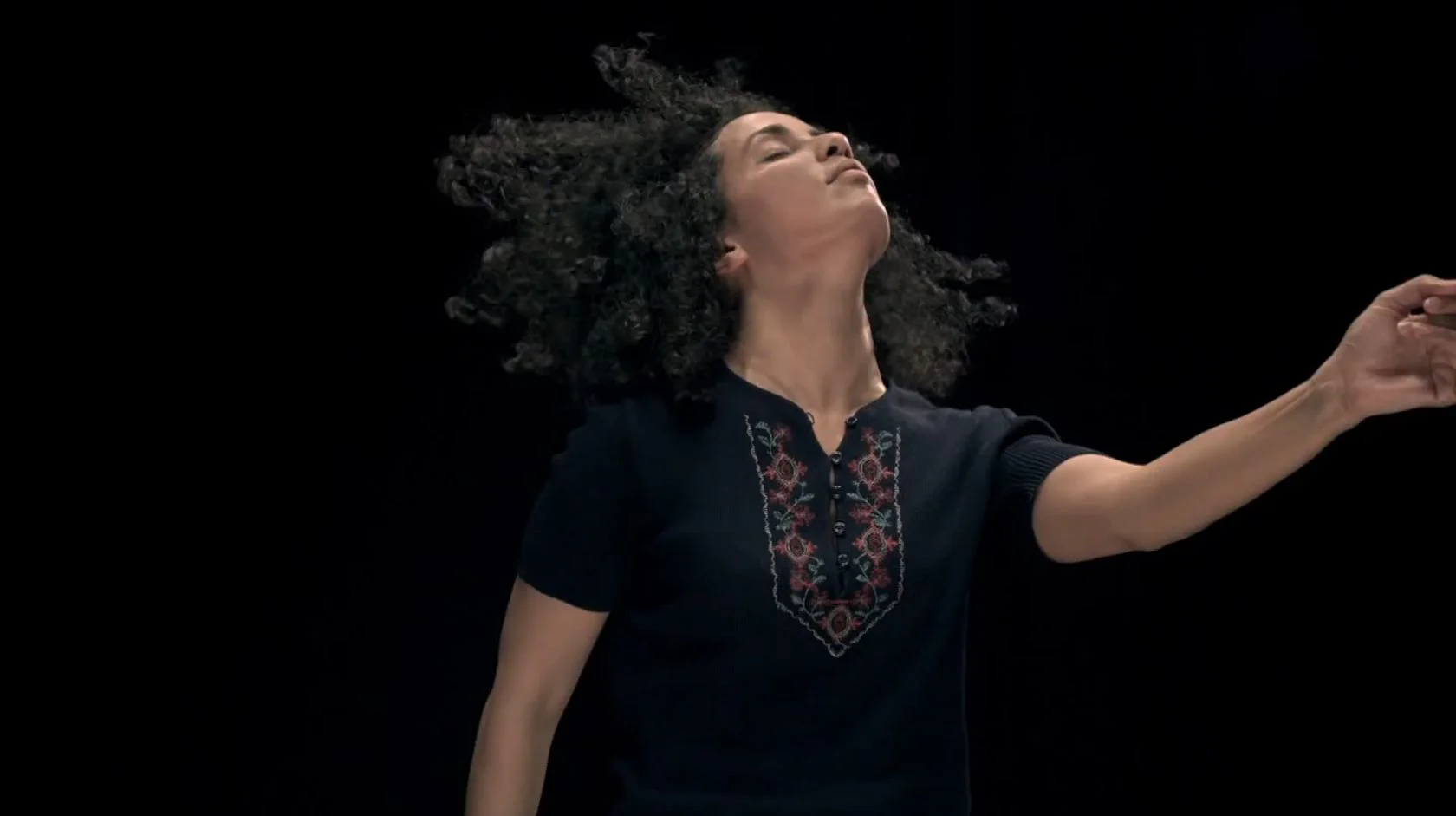 Eolienne : un clip hypnotique signé Gaëtan Roussel #8