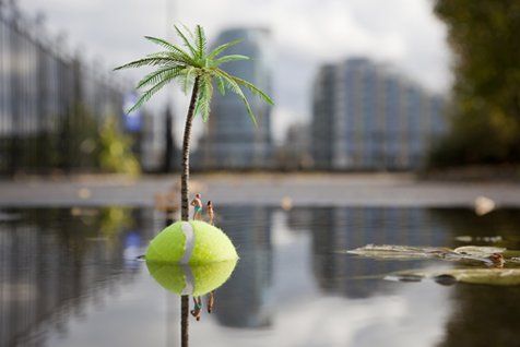 Street Art : Les Little People de Slinkachu se mobilisent contre le chômage #31