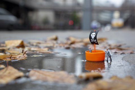 Street Art : Les Little People de Slinkachu se mobilisent contre le chômage #30