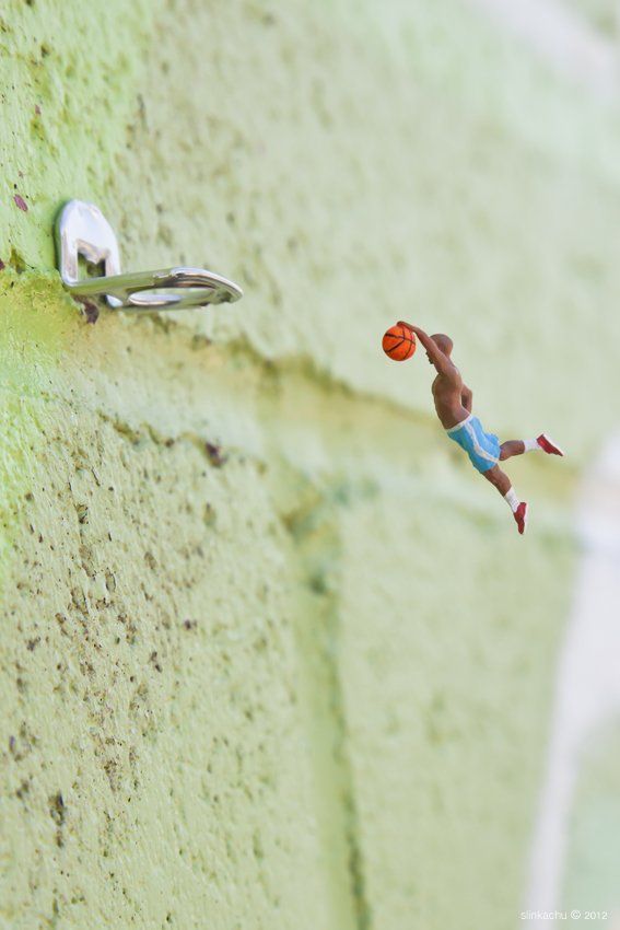 Street Art : Les Little People de Slinkachu se mobilisent contre le chômage #22