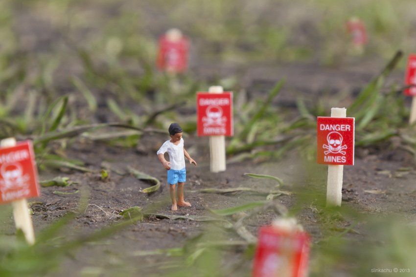 Street Art : Les Little People de Slinkachu se mobilisent contre le chômage #11