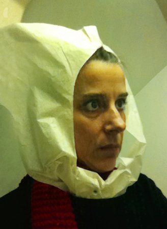 Plutôt que de s’ennuyer dans l’avion si on se tirait le portrait façon XVème siècle aux toilettes ? #8