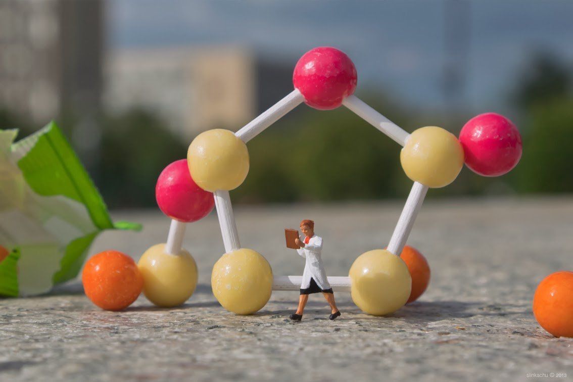 Street Art : Les Little People de Slinkachu se mobilisent contre le chômage #17