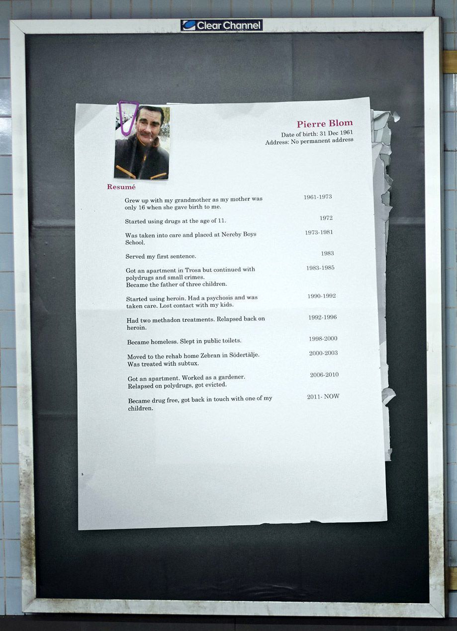 Des CV de sans-abri dans le metro de Stockholm #3