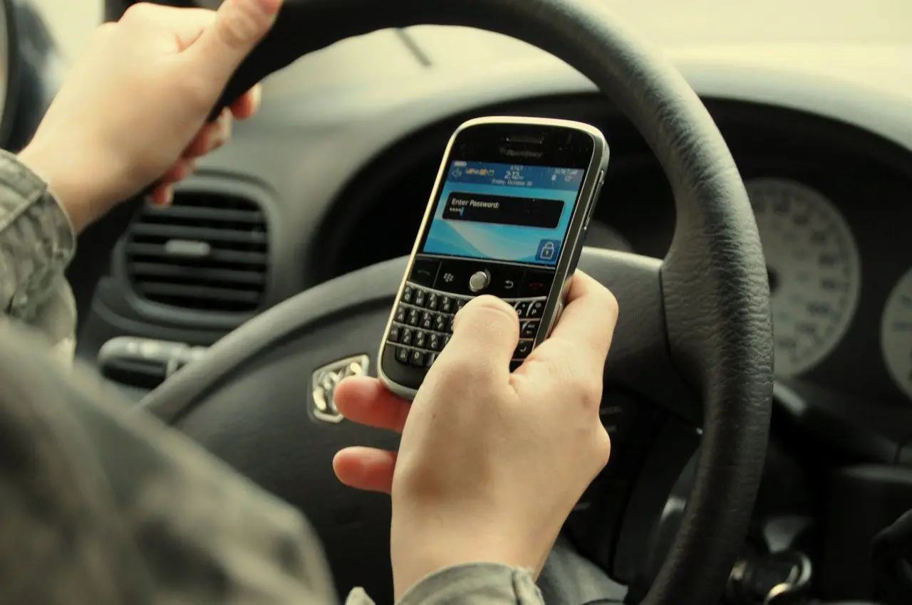 telephone-au-volant