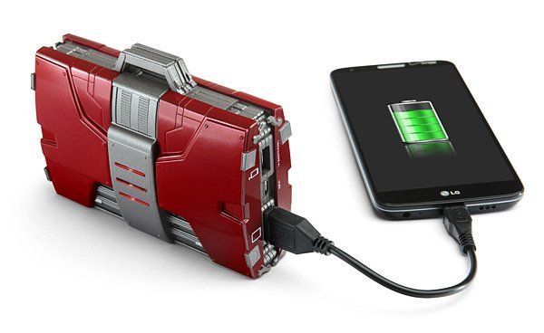 L’armure Iron Man recharge votre smartphone #3