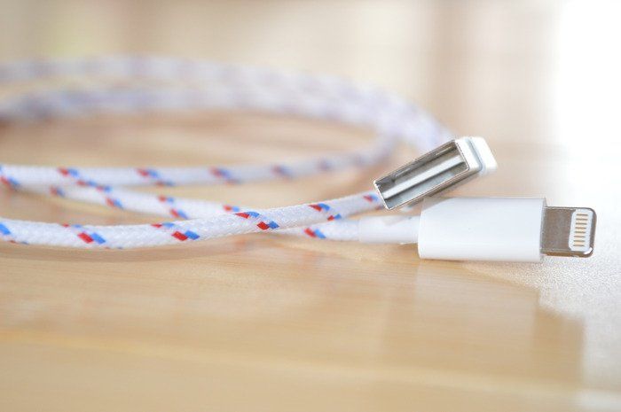 Ce chargeur USB révolutionnaire peut se brancher dans n’importe quel sens #2