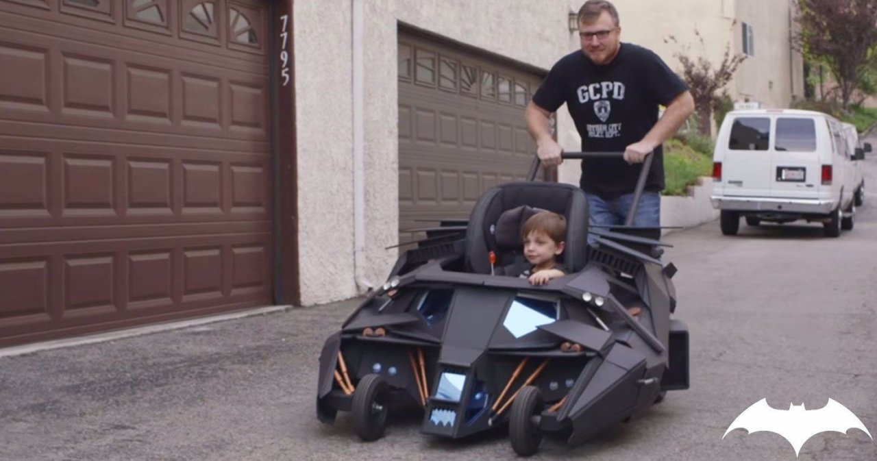 Une idée ultra geek ? Tim peut tout construire Poussette Bat-Mobile, Balancoire Groot, etc. #5