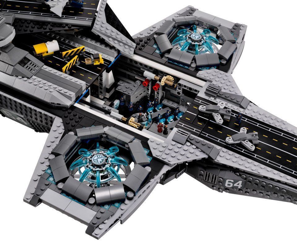 LEGO sort un immense Heliporteur du SHIELD #3