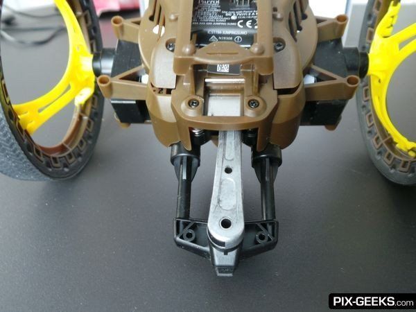 Test Jumping Sumo : un drone qui roule et qui saute #5