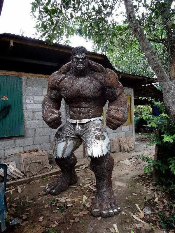 Hulk Ferraille grandeur nature OldSteelArt pix geeks