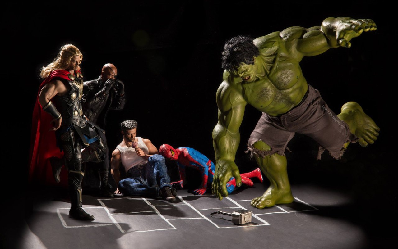 Il met en scène 90 photos de figurines Avengers X-Men Batman et Spider-Man #32