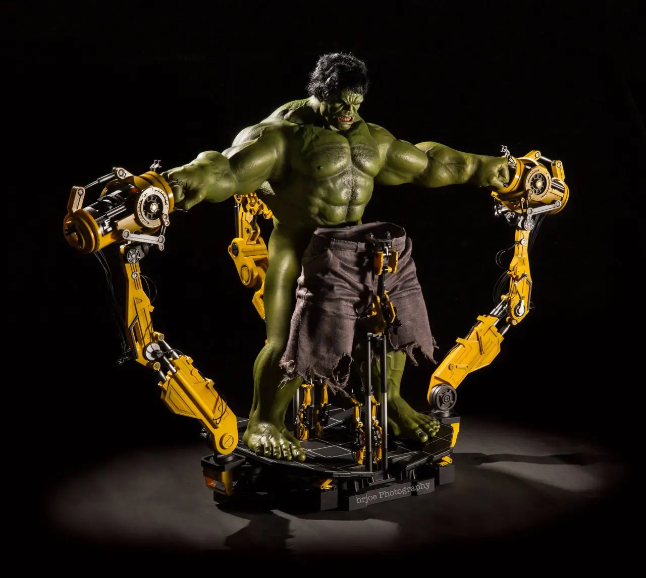 Il met en scène 90 photos de figurines Avengers X-Men Batman et Spider-Man #44