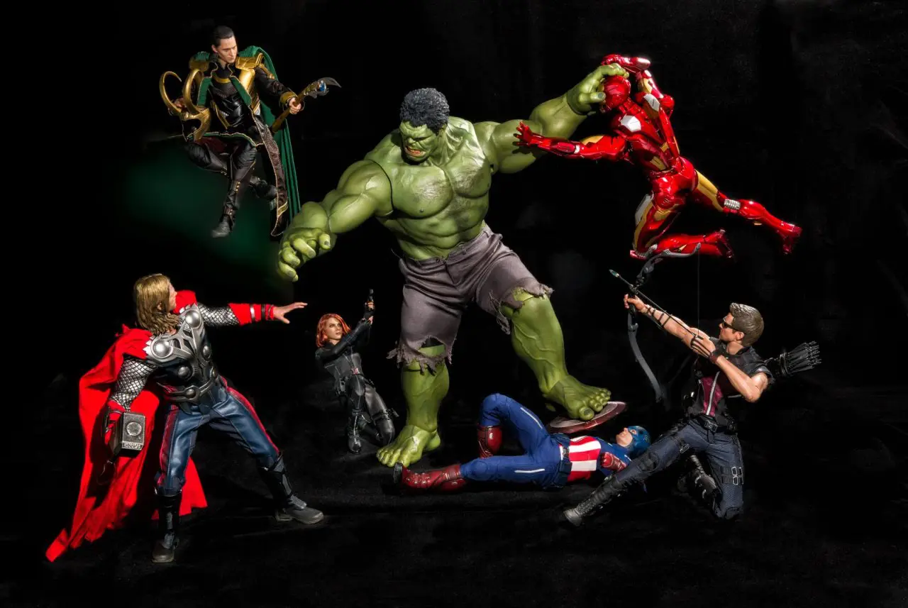 Il met en scène 90 photos de figurines Avengers X-Men Batman et Spider-Man #35