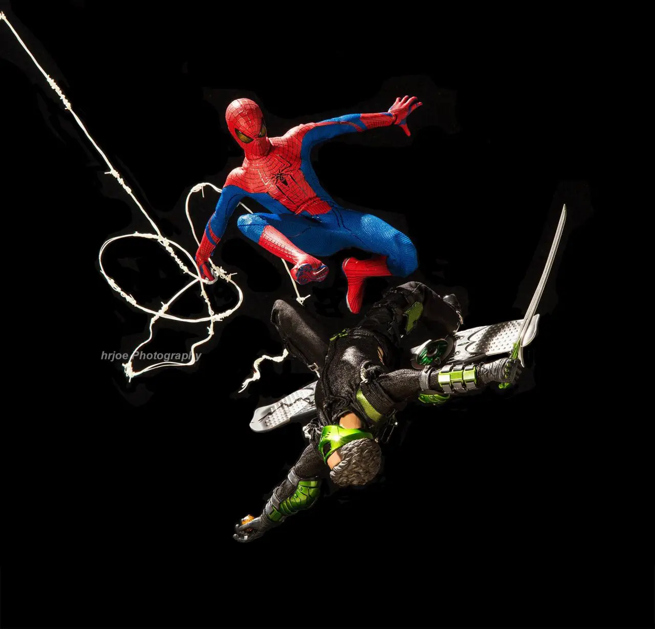 Il met en scène 90 photos de figurines Avengers X-Men Batman et Spider-Man #92