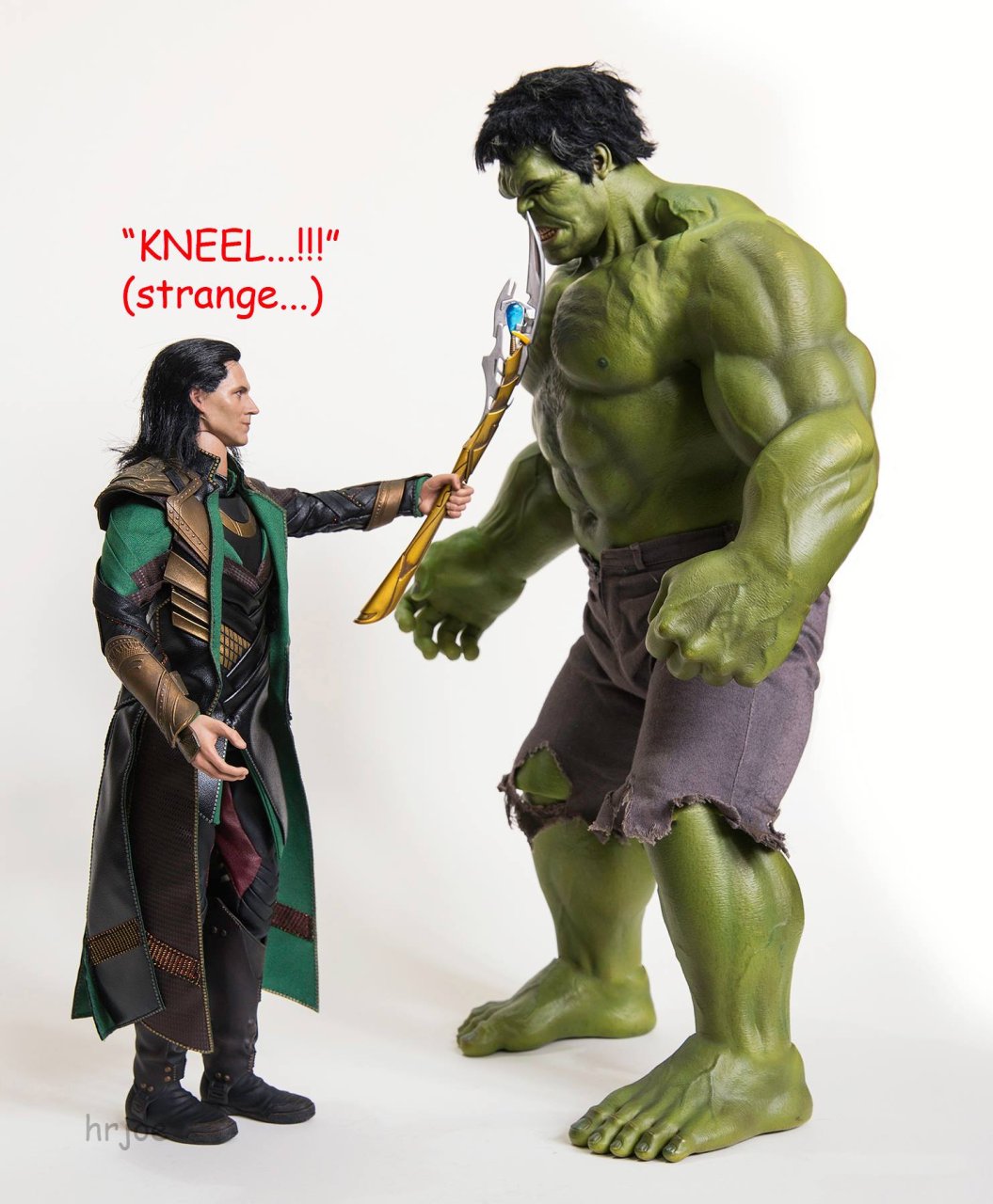 Il met en scène 90 photos de figurines Avengers X-Men Batman et Spider-Man #25