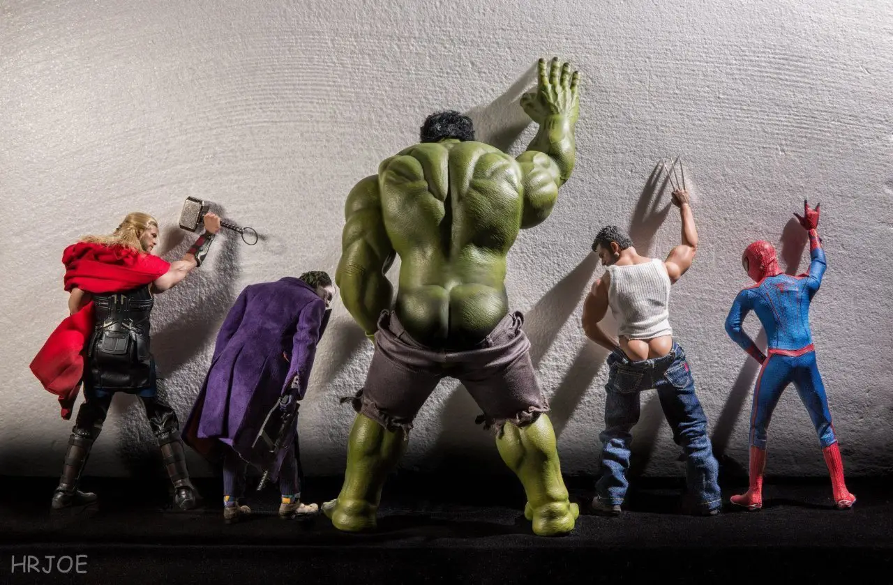 Il met en scène 90 photos de figurines Avengers X-Men Batman et Spider-Man #6