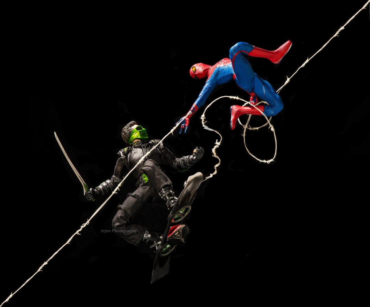 Il met en scène 90 photos de figurines Avengers X-Men Batman et Spider-Man #91