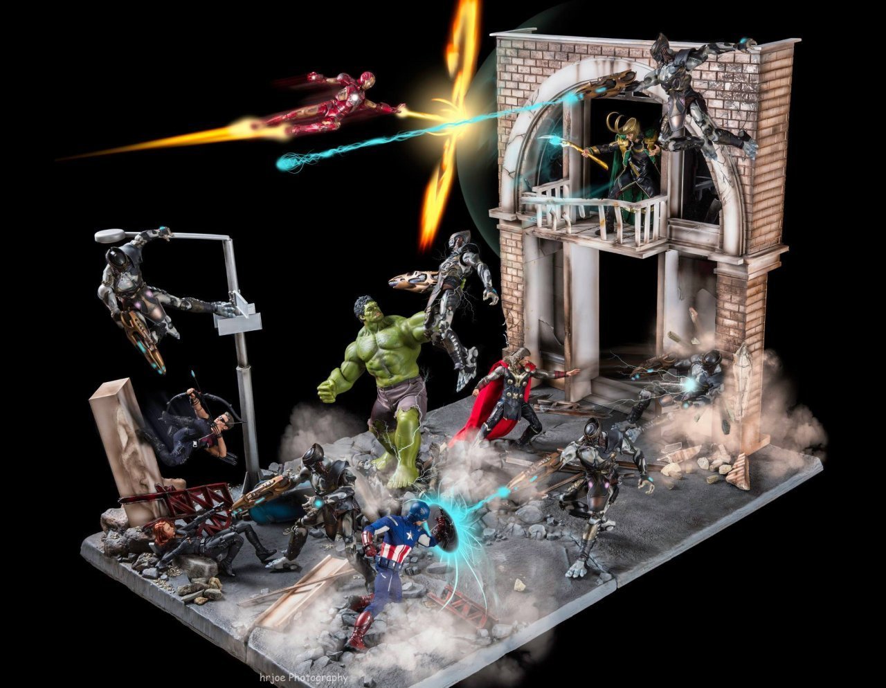 Il met en scène 90 photos de figurines Avengers X-Men Batman et Spider-Man #36
