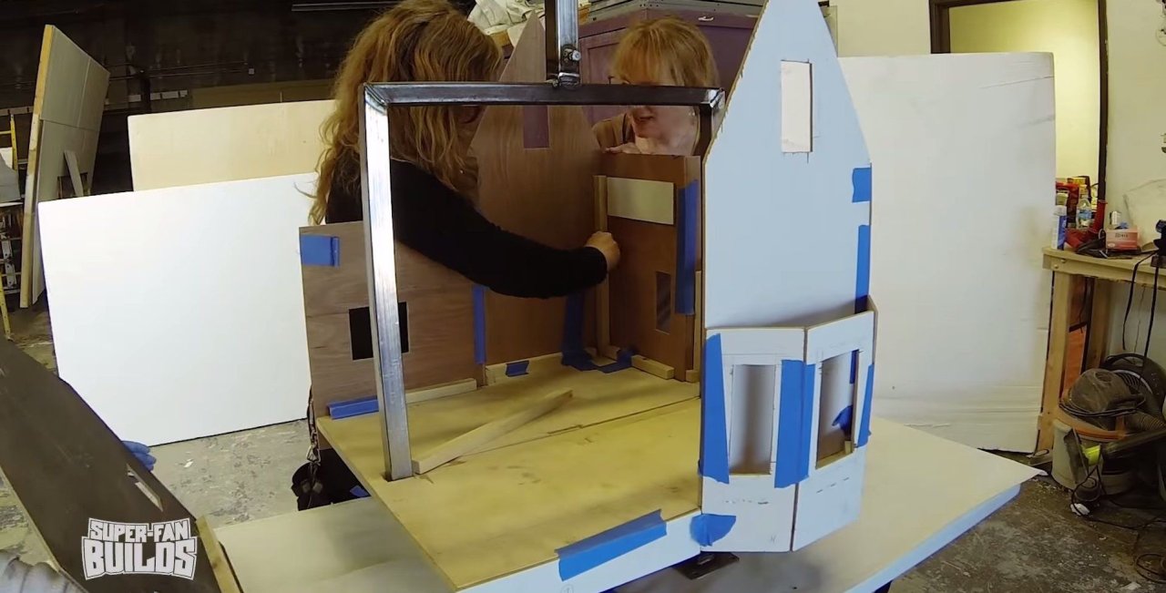 super fan builds niche maison Up disney pixar structure acier et habillage pix geeks