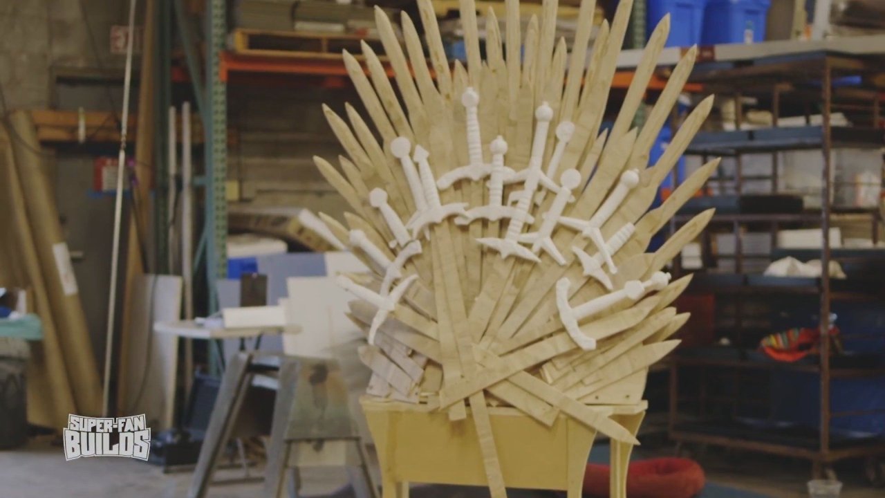 Game of Thrones Toilettes super fan build assemblage épées