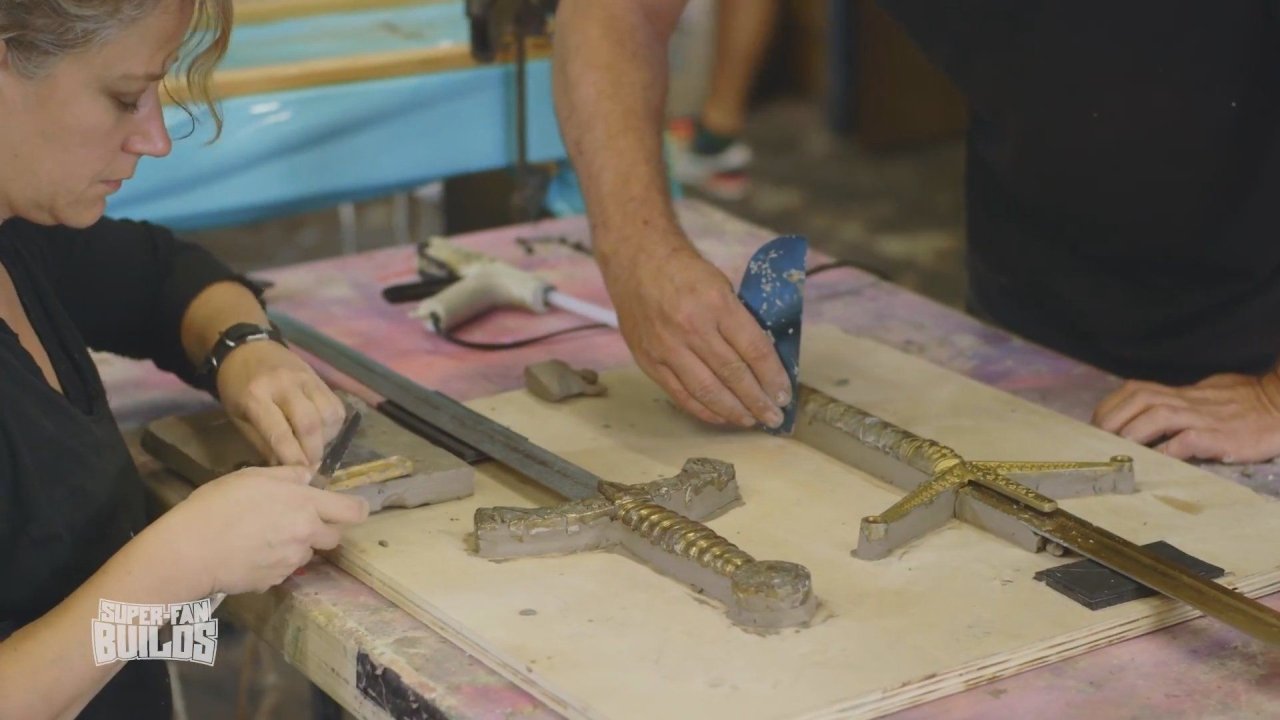 Game of Thrones Toilettes super fan build pix geeksépées référence moulage