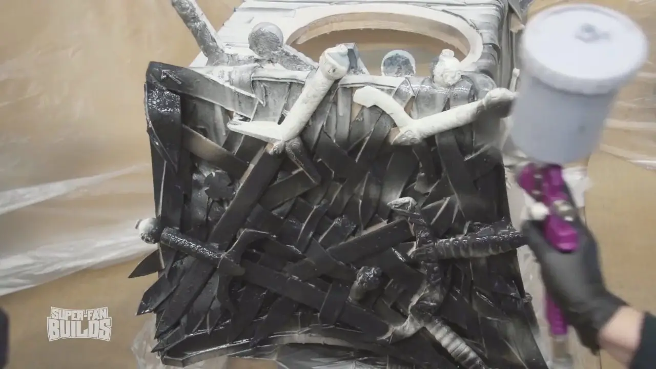 Game of Thrones Toilettes super fan build pix geeks sous couche peinture