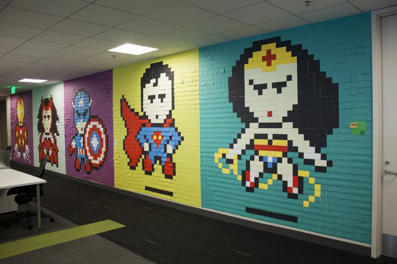 Street Art : Il décore son bureau avec des Super Héros faits de 8.000 POST-IT #20