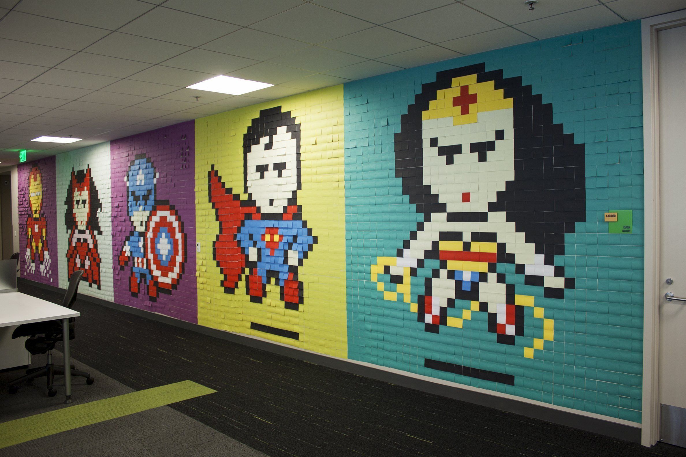 Street Art : Il décore son bureau avec des Super Héros faits de 8.000 POST-IT #20