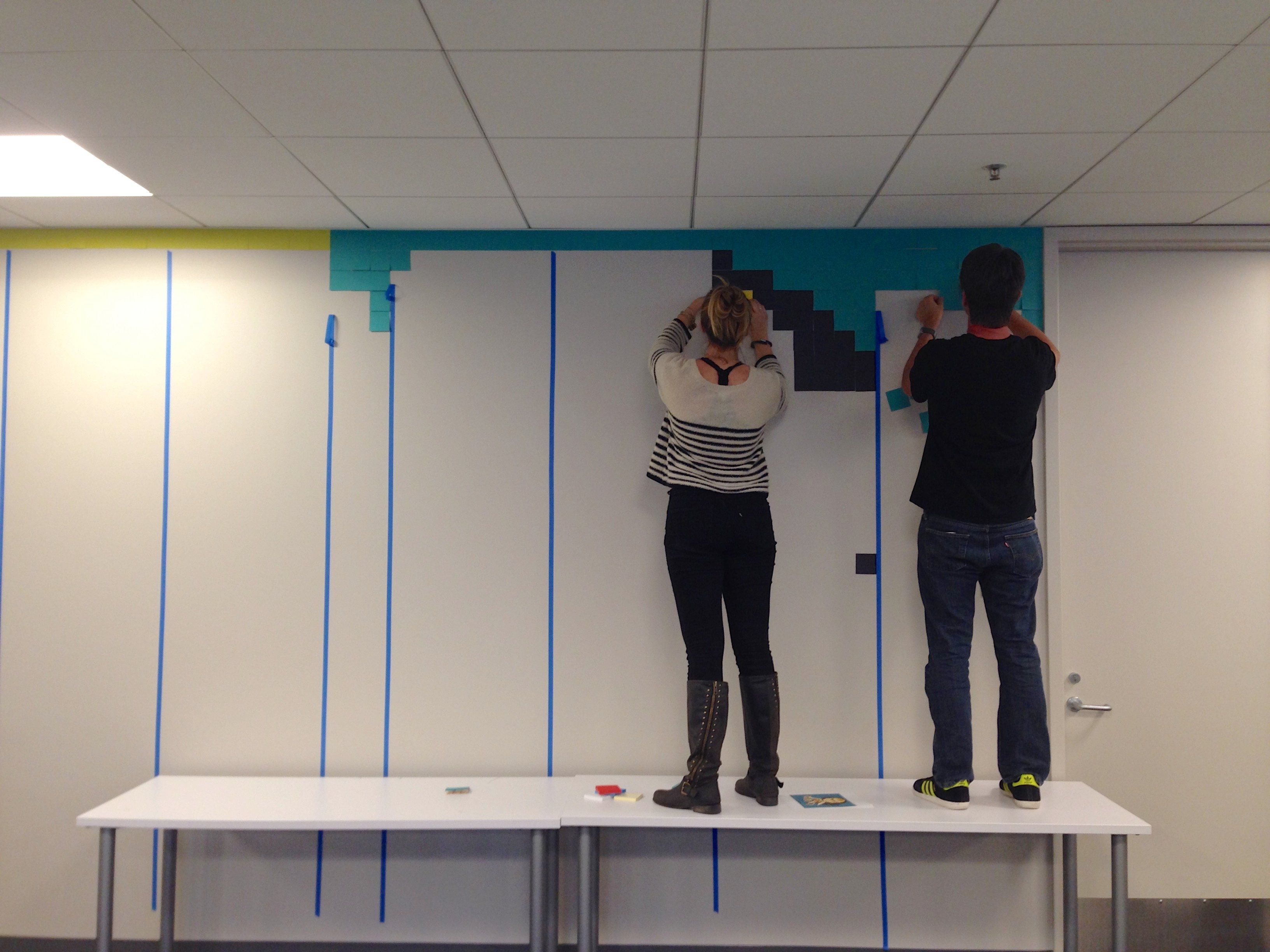 Street Art : Il décore son bureau avec des Super Héros faits de 8.000 POST-IT #10