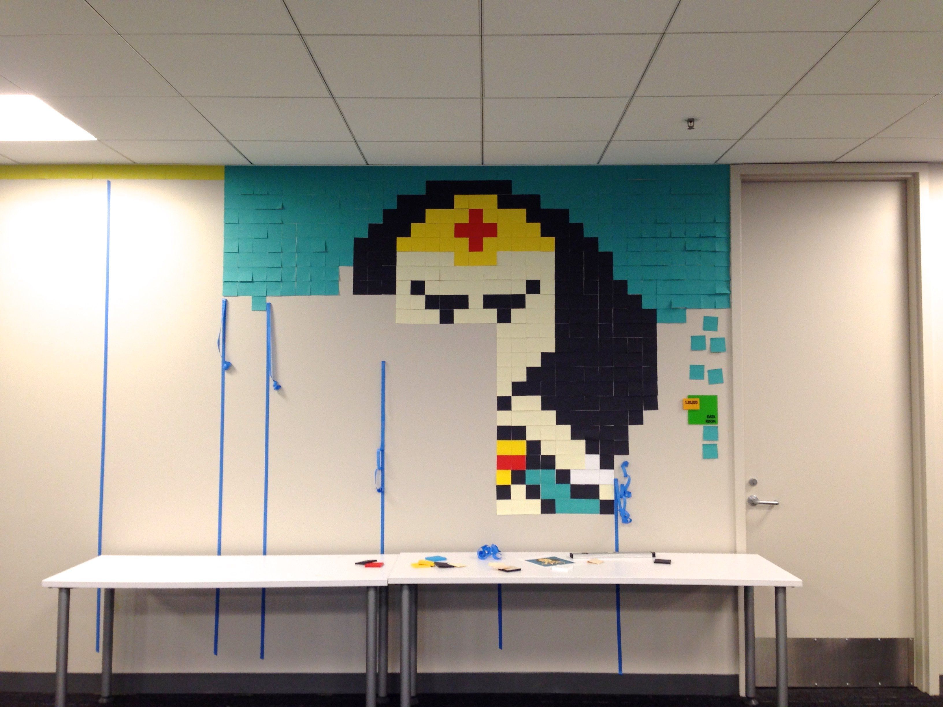 Street Art : Il décore son bureau avec des Super Héros faits de 8.000 POST-IT #11
