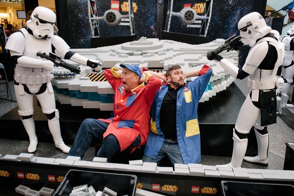 Un Faucon Millenium fait avec 250 000 briques LEGO #4