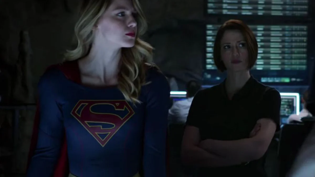 Supergirl le 1er extrait divise : une série super-héros sexiste ?