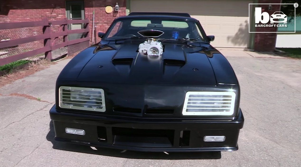 Il fabrique une réplique parfaite de l’Interceptor, la voiture de Mad Max #2