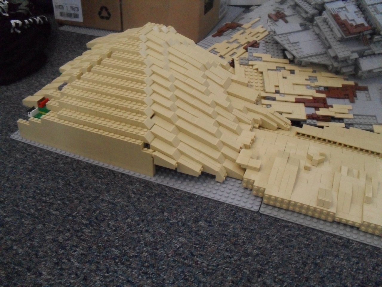 12 000 Briques LEGO pour recréer le crash du Star Destroyer de Star Wars VII #12