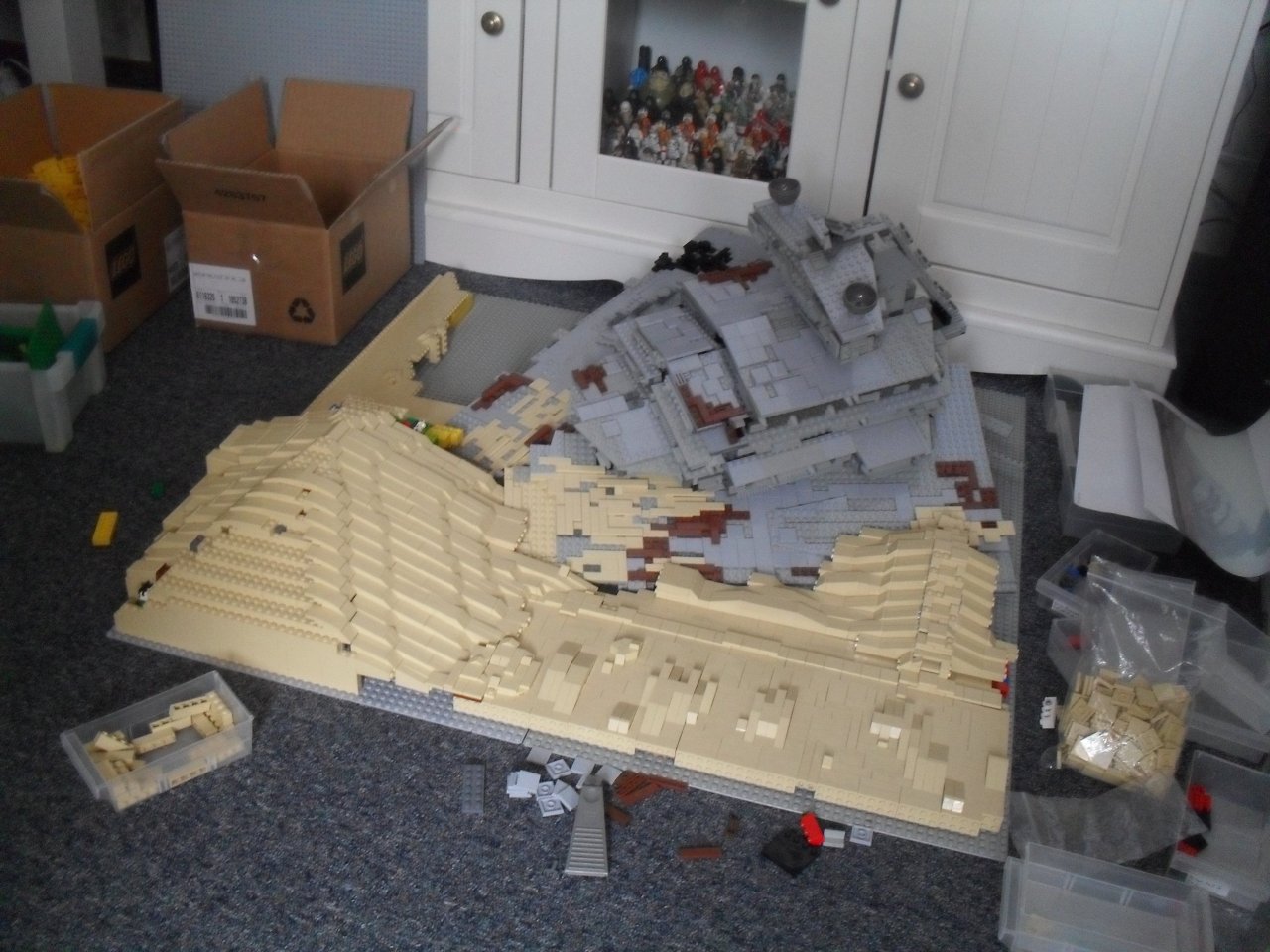 12 000 Briques LEGO pour recréer le crash du Star Destroyer de Star Wars VII #11
