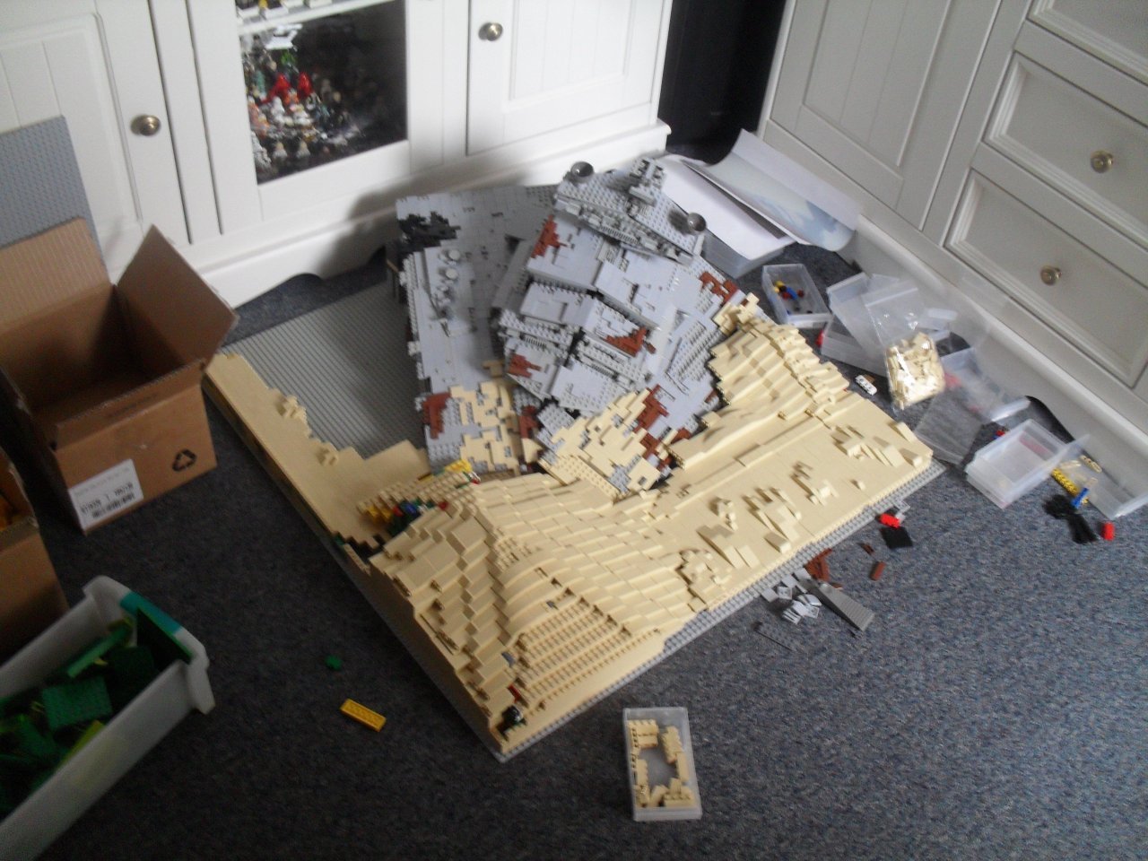 12 000 Briques LEGO pour recréer le crash du Star Destroyer de Star Wars VII #9