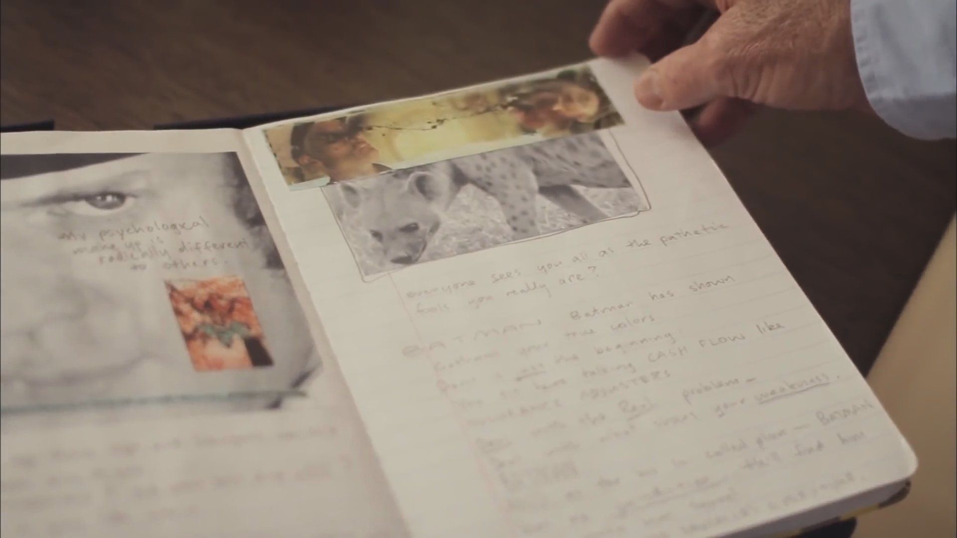 Des images du journal du Joker tenu par Heath Ledger #6