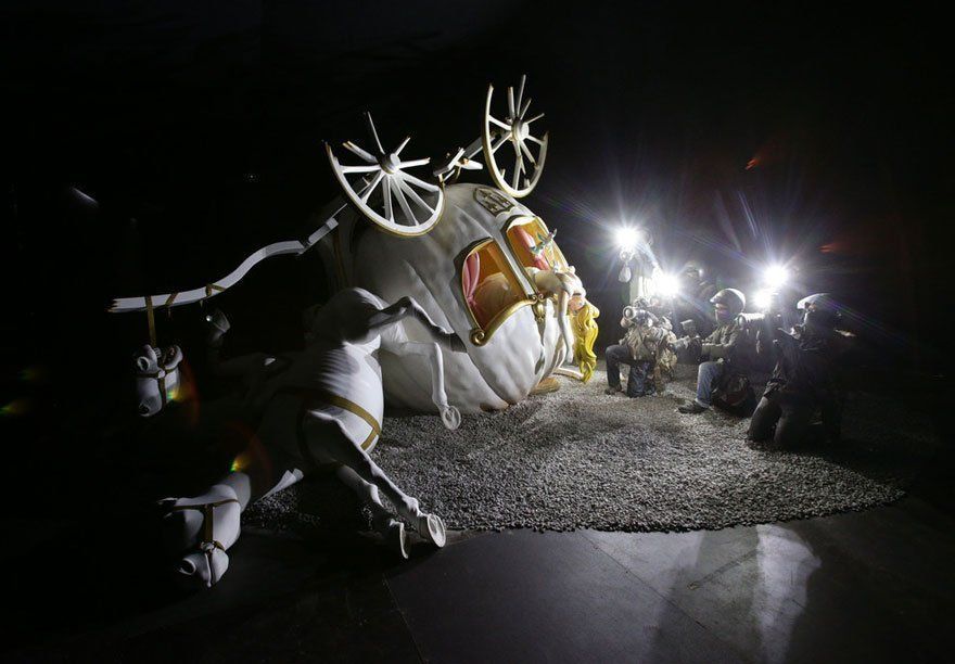 Banksy crée Dismaland, un parc d’attraction pour adultes #7