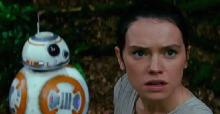 Star Wars Episode VII : Finn armé d’un sabre laser dans le nouveau teaser