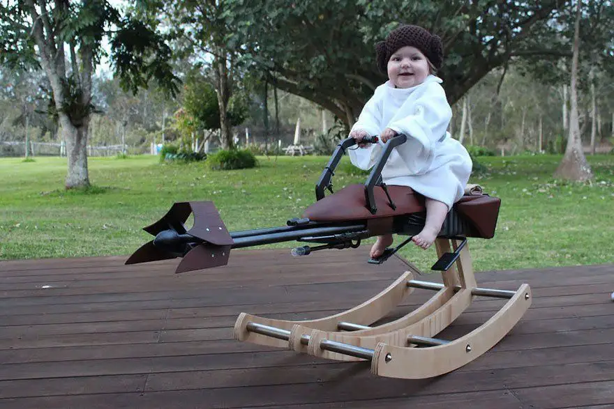 Un père fan de Star Wars construit une chaise à bascule Moto Jet pour sa fille