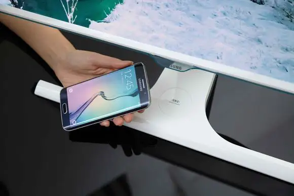 Recharger votre téléphone sur votre écran d'ordi ça sera bientôt possible