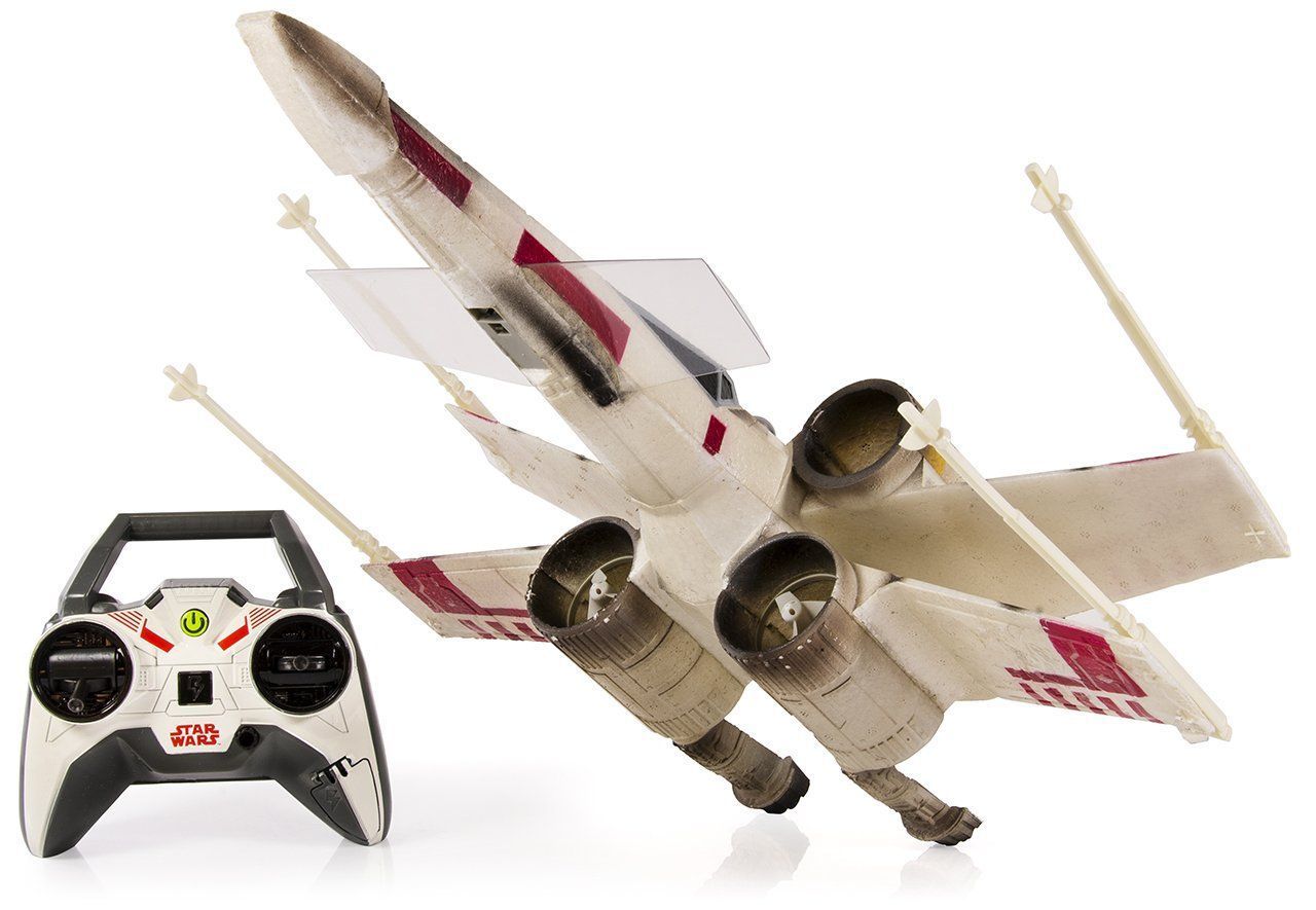 Disney annonce un Faucon Millenium et un X-Wing télécommandés #9